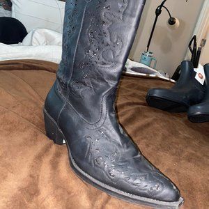 Mid calf length roper western boot